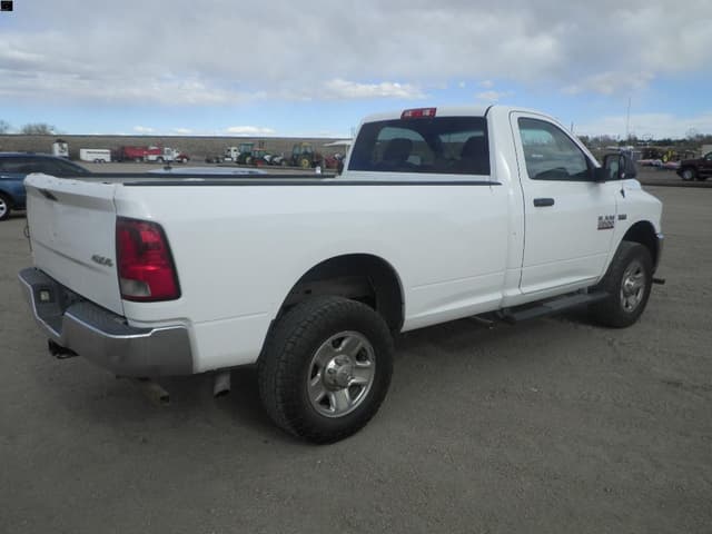 Image of Dodge Ram 2500HD equipment image 2