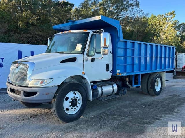 Image of International 4300 equipment image 1