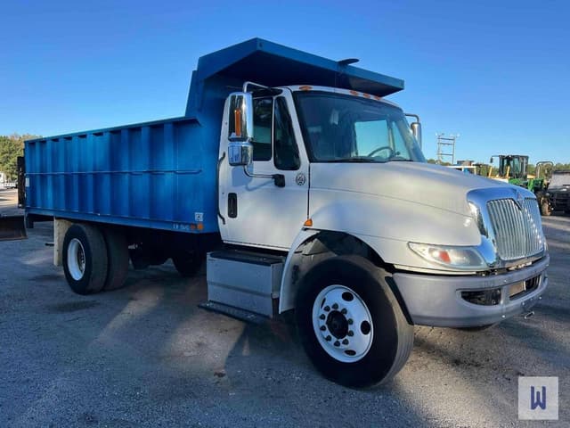 Image of International 4300 equipment image 3