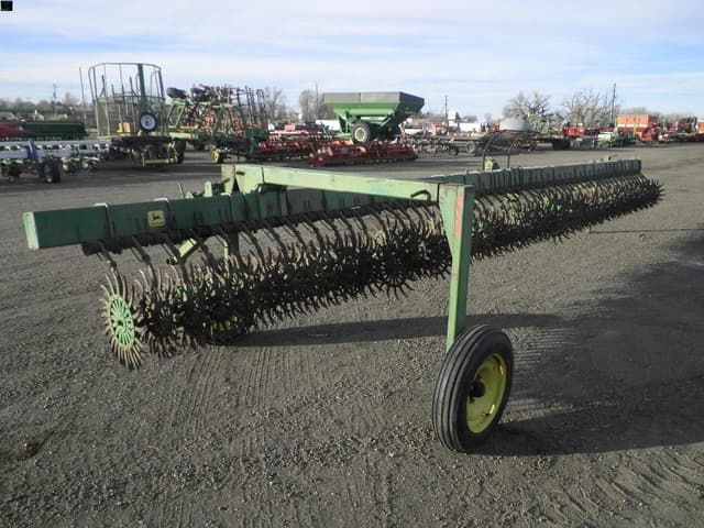 Image of John Deere 400 equipment image 1