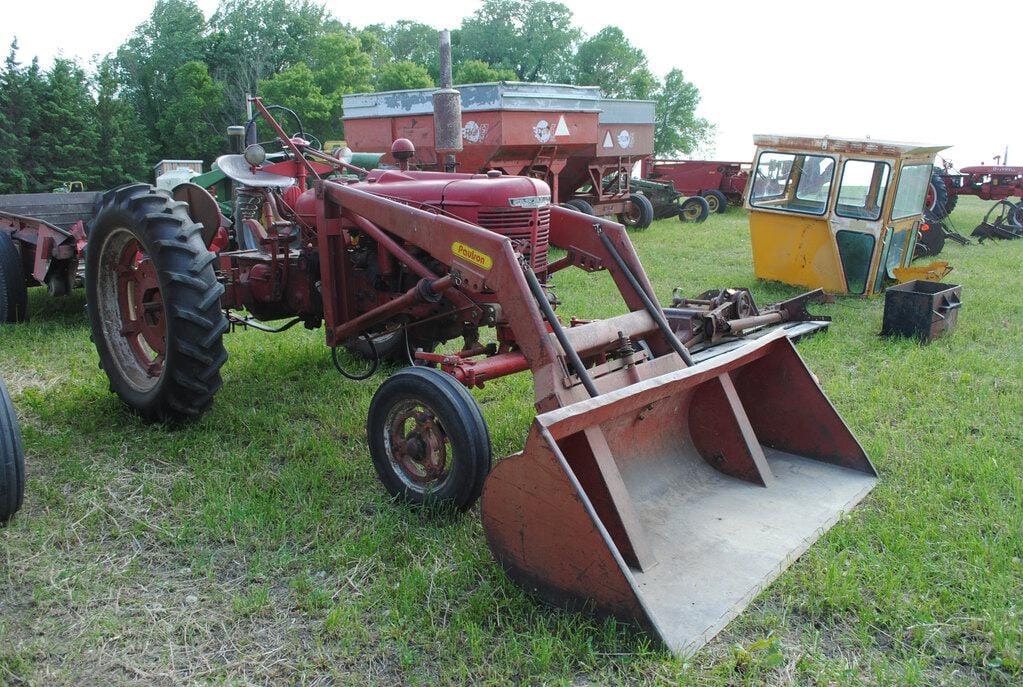 Main image Farmall H