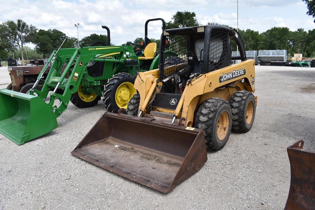 Image of John Deere 250 Series II Primary image