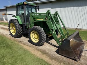 2001 John Deere 7810 Image
