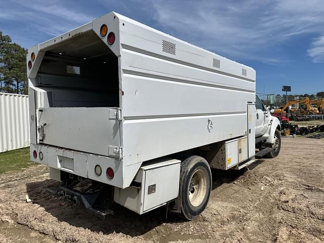 Image of Ford F-650 equipment image 4