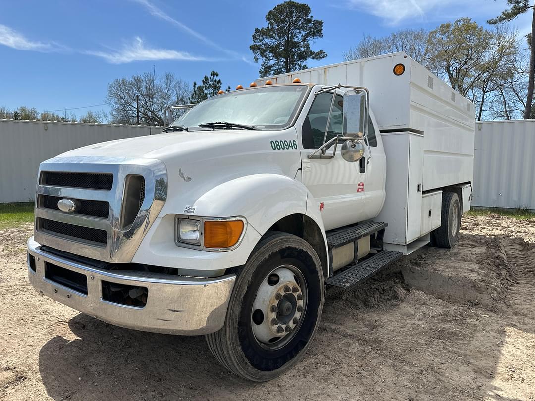 Image of Ford F-650 Primary image