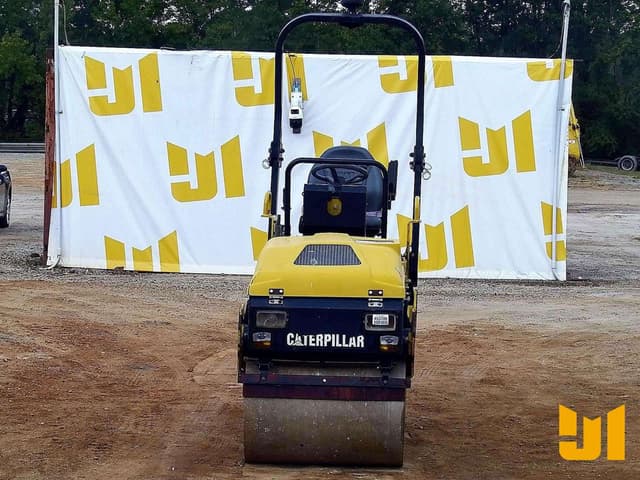 Image of Caterpillar CB-114 equipment image 1