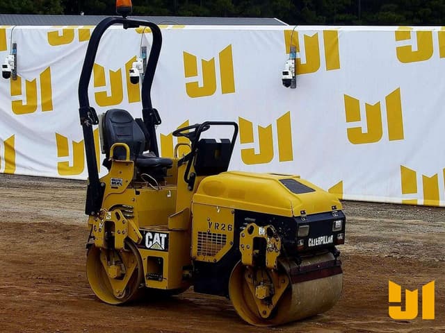 Image of Caterpillar CB-114 equipment image 2