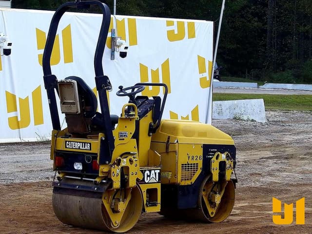 Image of Caterpillar CB-114 equipment image 4