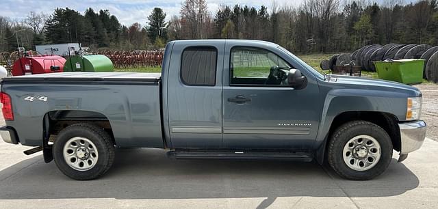 Image of Chevrolet Silverado equipment image 4