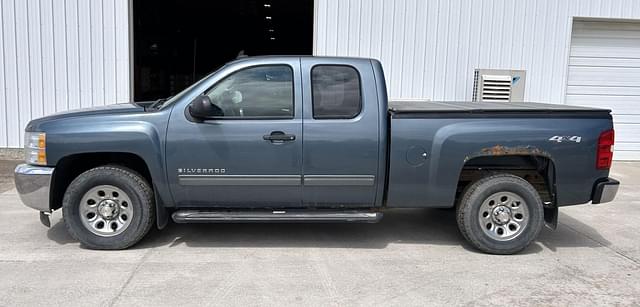 Image of Chevrolet Silverado equipment image 1