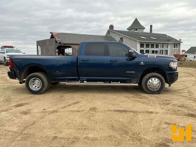 Image of Dodge Ram 3500HD equipment image 3