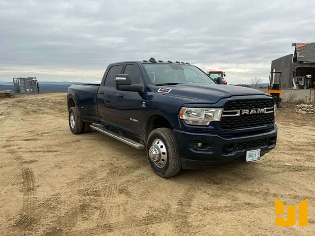 Image of Dodge Ram 3500HD equipment image 2