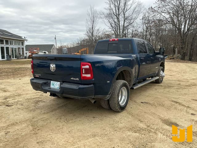 Image of Dodge Ram 3500HD equipment image 4