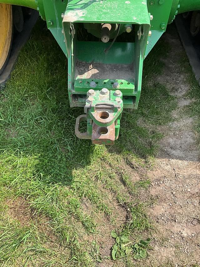 Image of John Deere 9520T equipment image 3