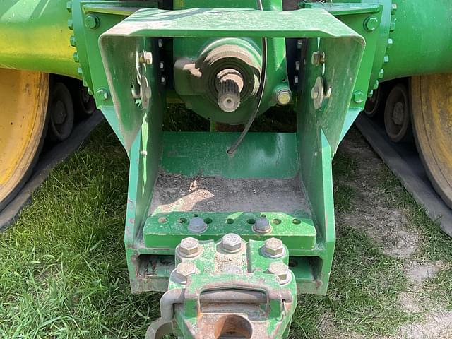 Image of John Deere 9520T equipment image 1