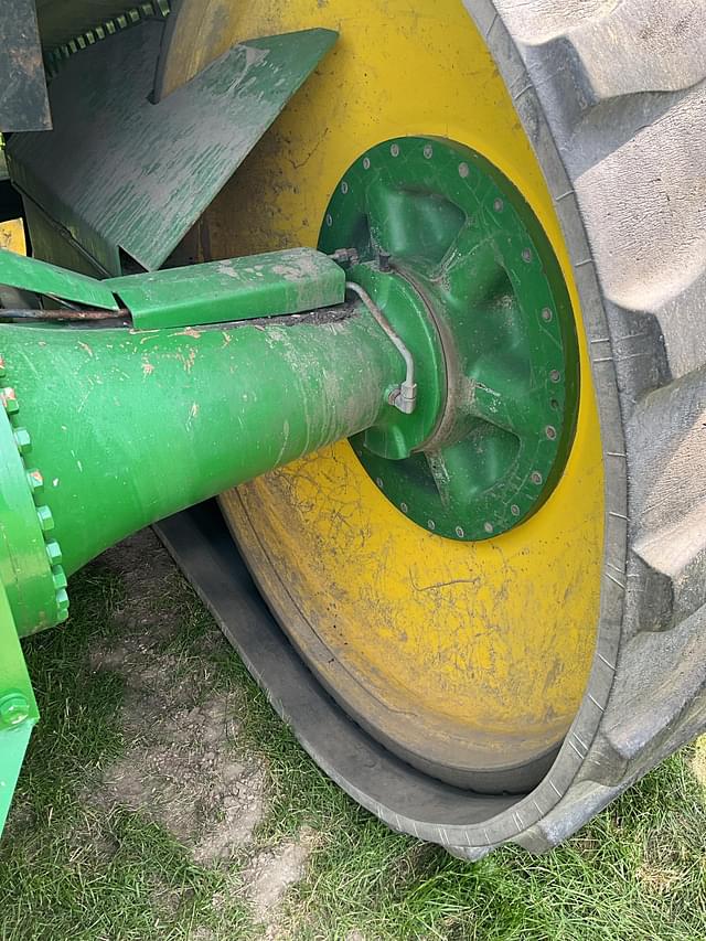 Image of John Deere 9520T equipment image 4