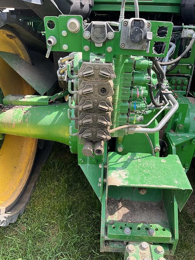 Image of John Deere 9520T equipment image 2
