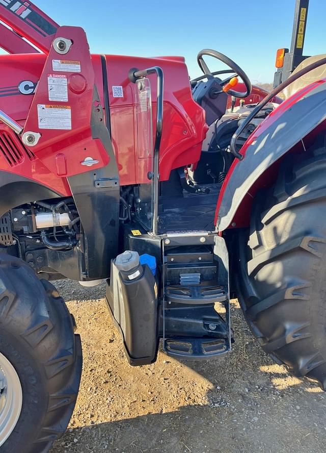 Image of Case IH Farmall 115A equipment image 2