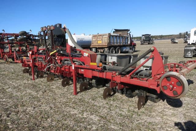 Image of Case IH 1230 equipment image 1
