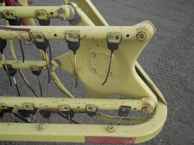 Image of New Holland 258 equipment image 4