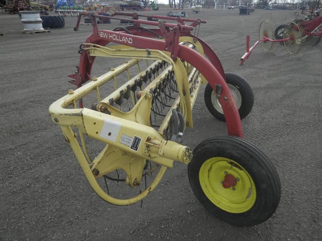 Image of New Holland 258 equipment image 2