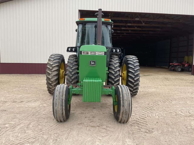 Image of John Deere 4455 equipment image 4