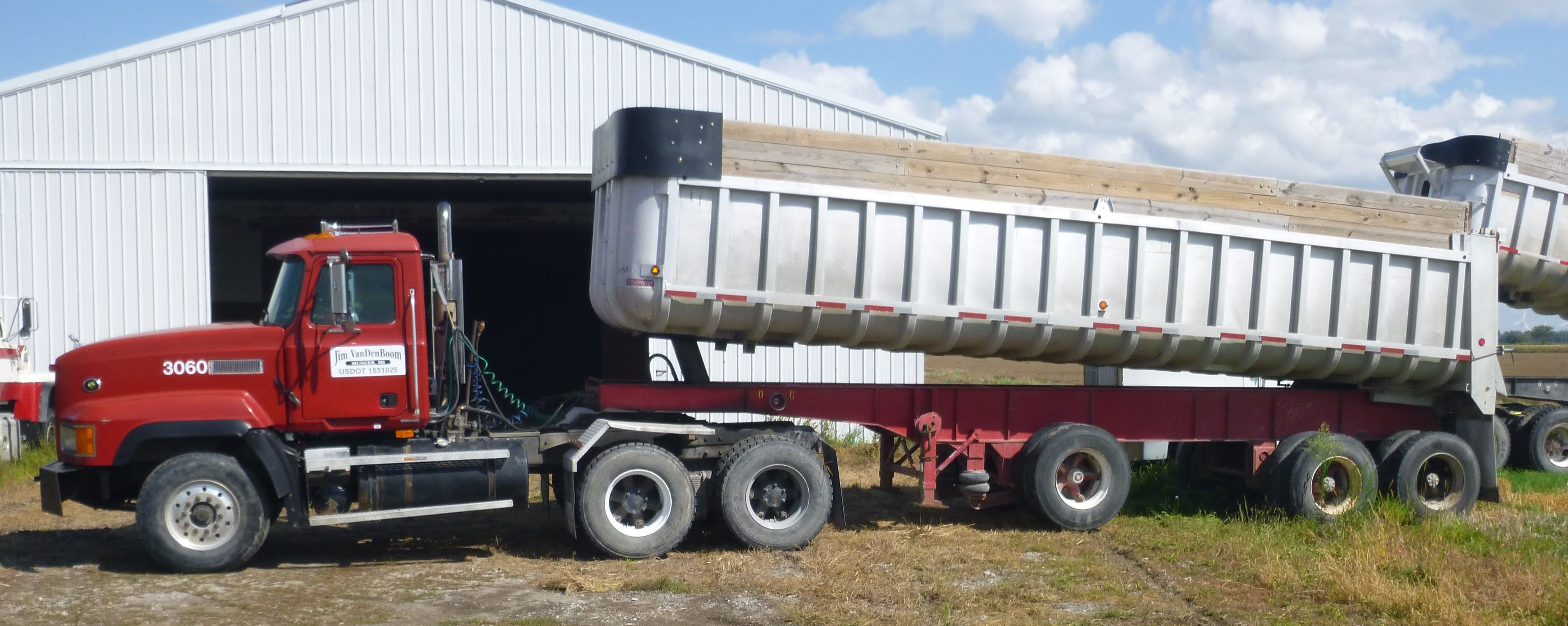 1999 Mack 770 Equipment Image0