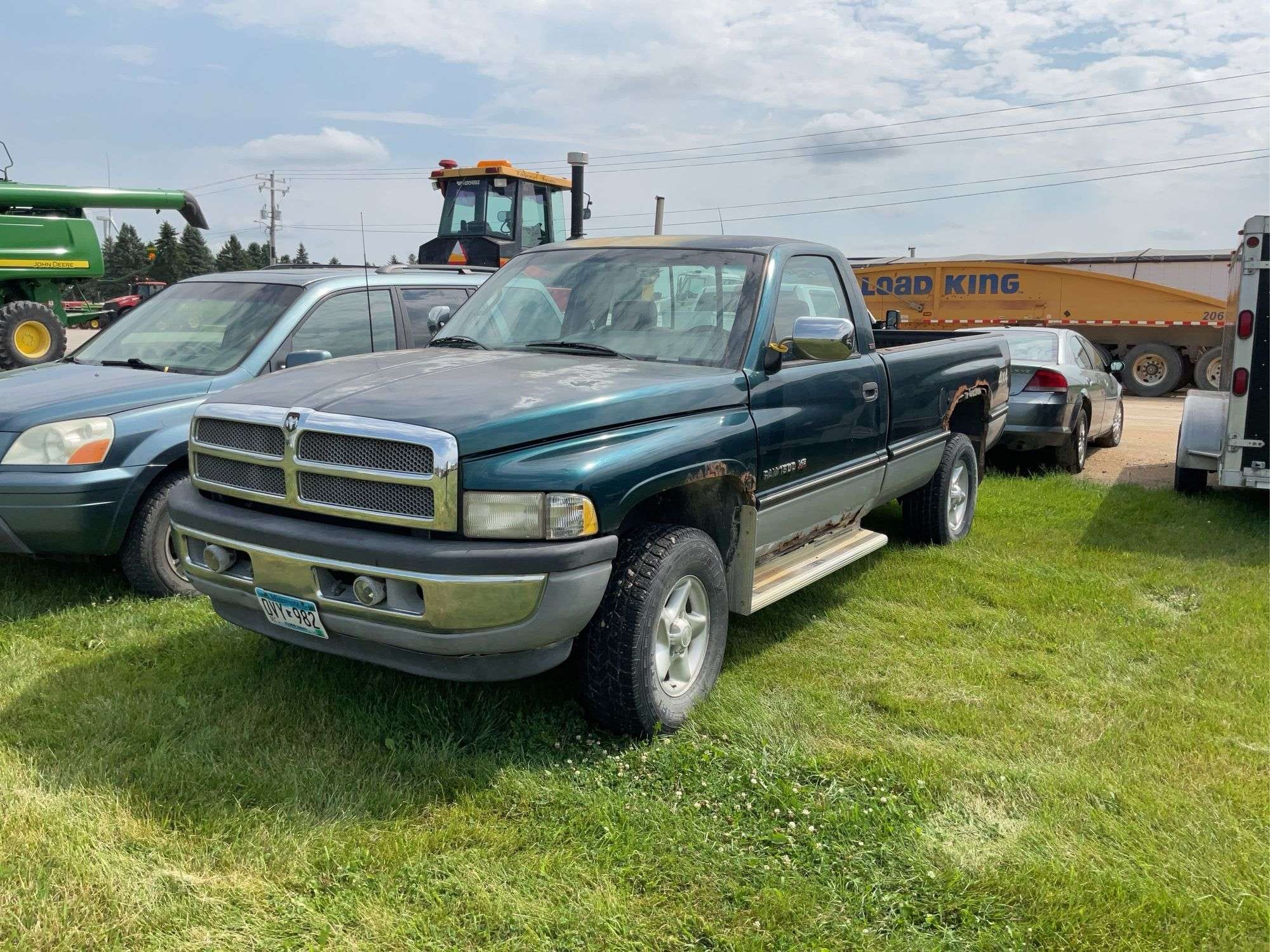 1997 Dodge Ram 1500 Equipment Image0