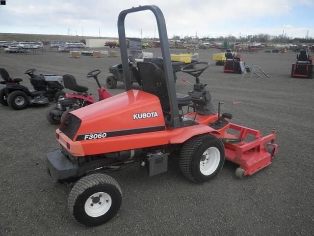 Image of Kubota F3060 equipment image 2