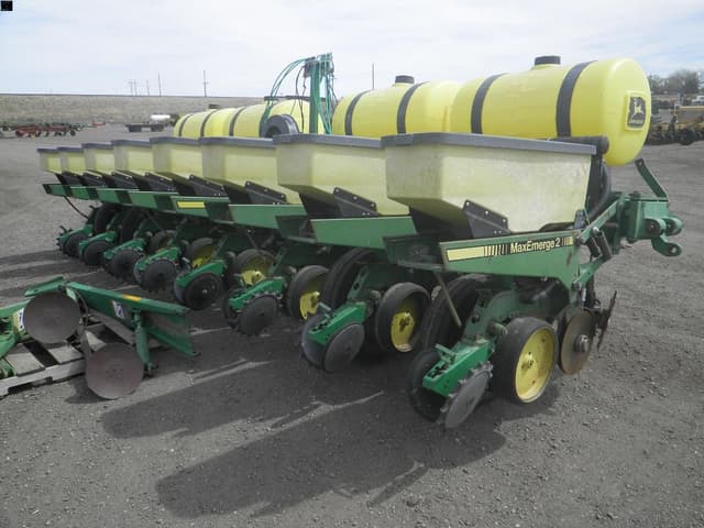 Image of John Deere 7200 equipment image 3