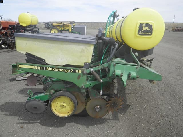 Image of John Deere 7200 equipment image 4