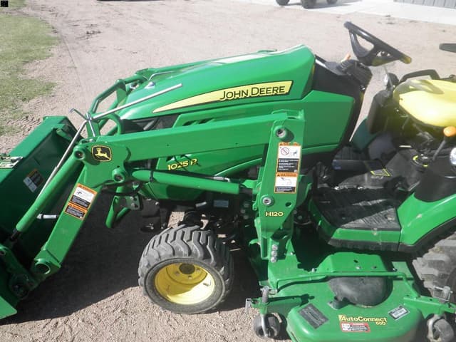 Image of John Deere 1025R equipment image 4