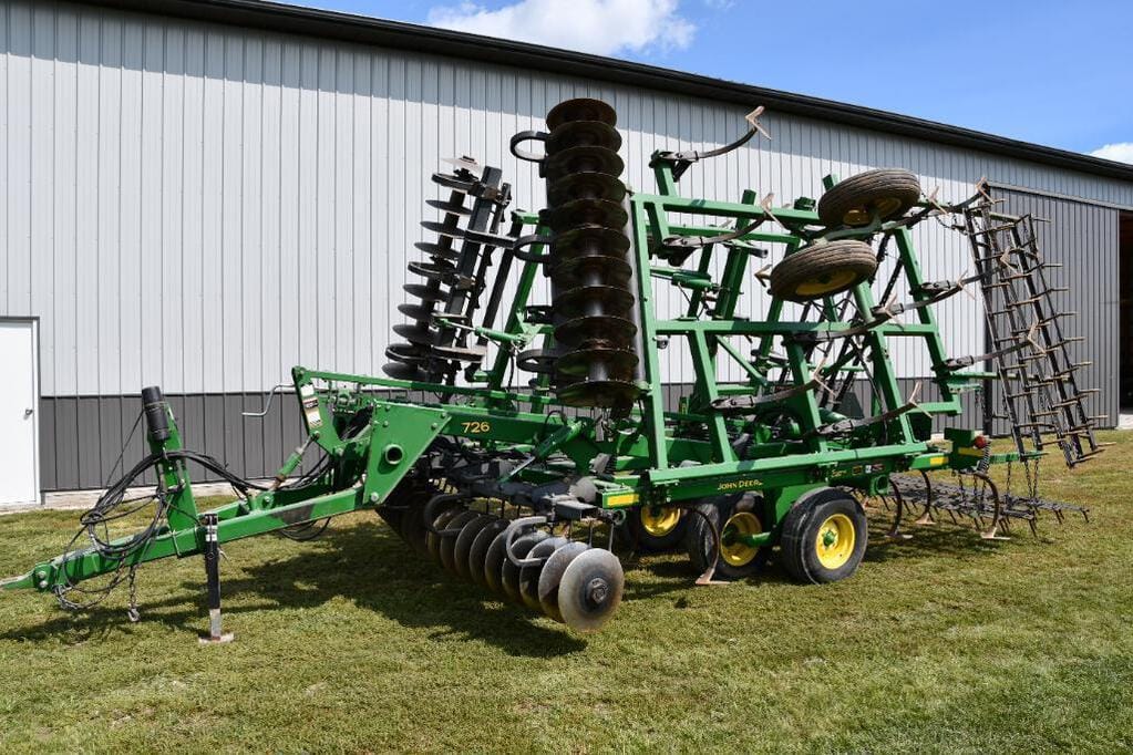 Main image John Deere 726