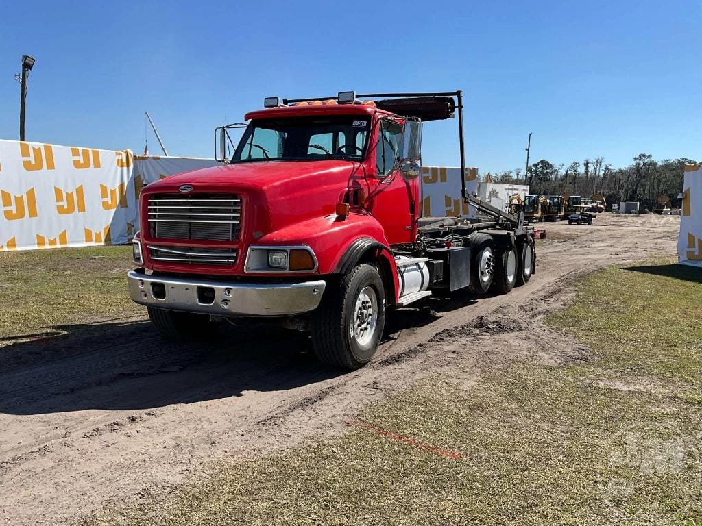 2000 Sterling L9500 Equipment Image0