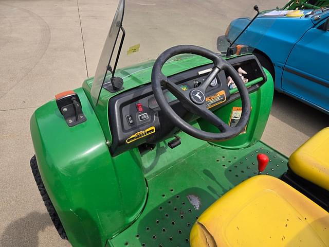 Image of John Deere Gator 4X2 equipment image 2