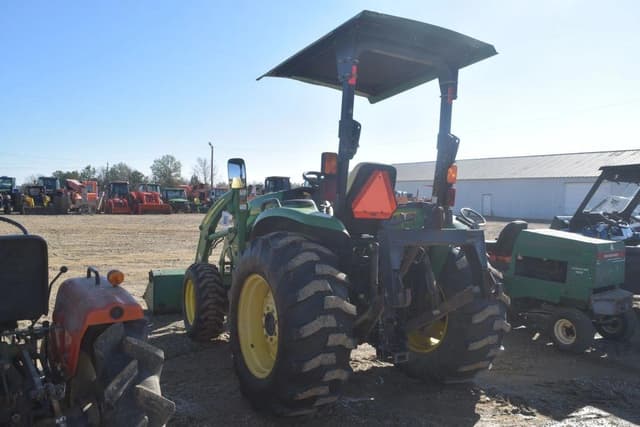 Image of John Deere 4120 equipment image 1