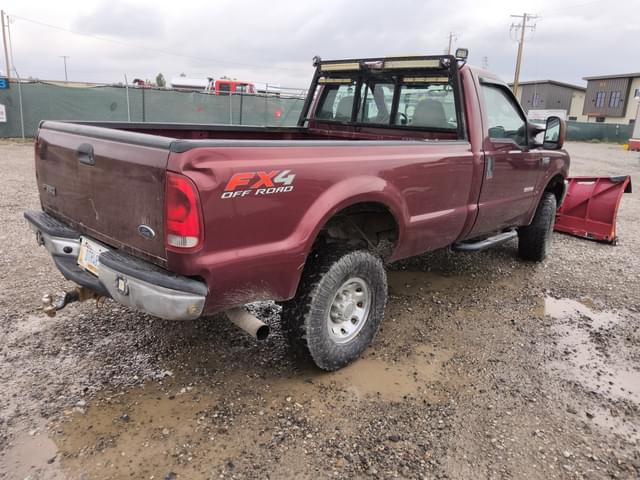 Image of Ford F-350 equipment image 4