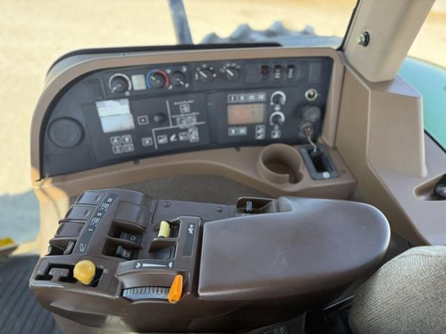 Image of John Deere 8130 equipment image 2