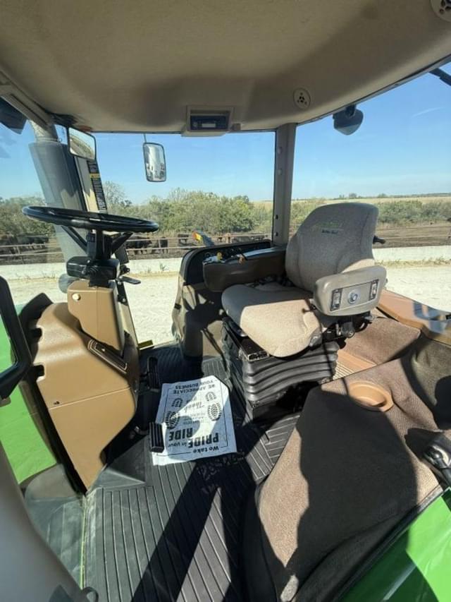 Image of John Deere 8130 equipment image 3
