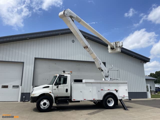 Image of International 4300 equipment image 3