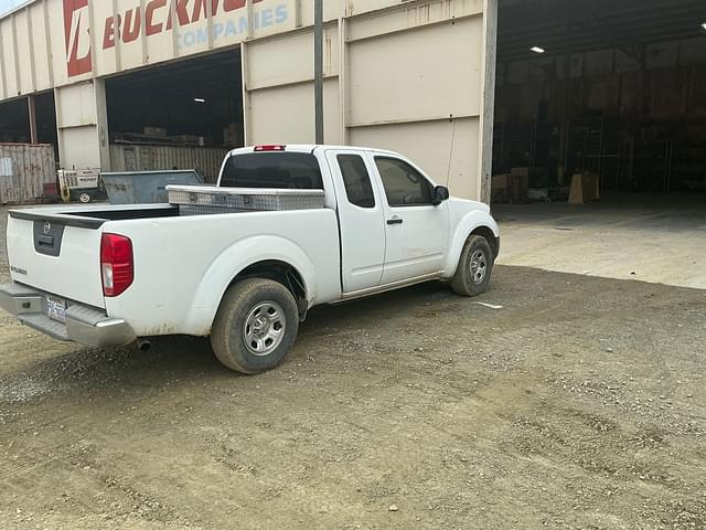 Image of Nissan Frontier equipment image 3