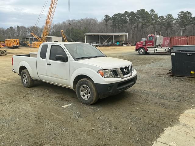 Image of Nissan Frontier equipment image 4