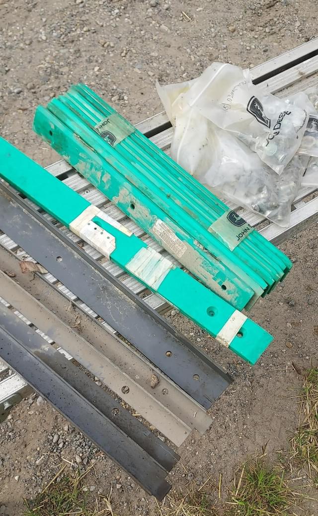 Image of John Deere 666R equipment image 4