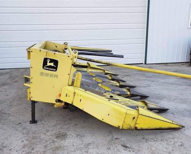 Image of John Deere 666R equipment image 1
