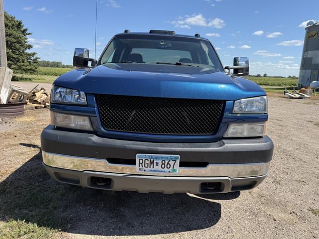 Image of Chevrolet 2500 equipment image 2