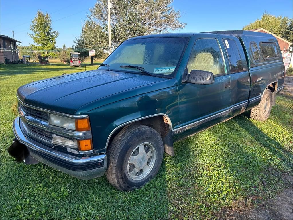 1997 Chevrolet 1500 Equipment Image0