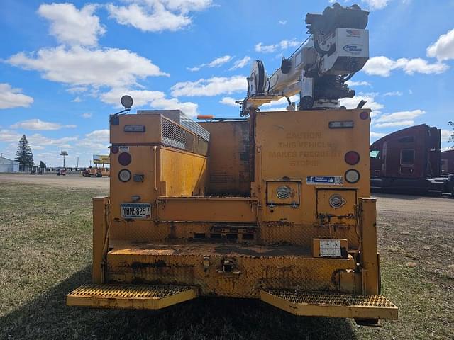 Image of International 4700 equipment image 3