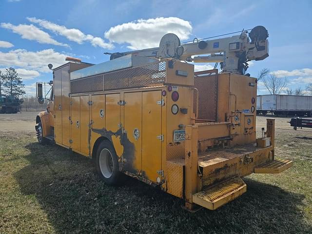 Image of International 4700 equipment image 2