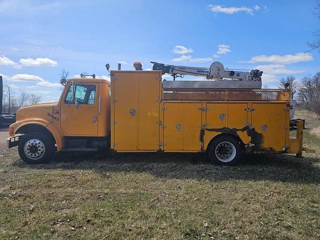 Image of International 4700 equipment image 1