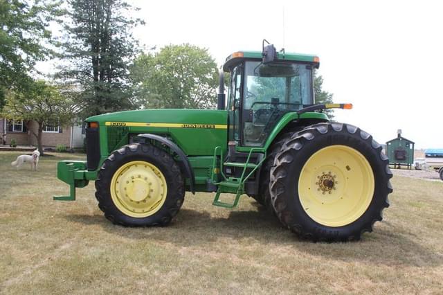 Image of John Deere 8300 equipment image 1